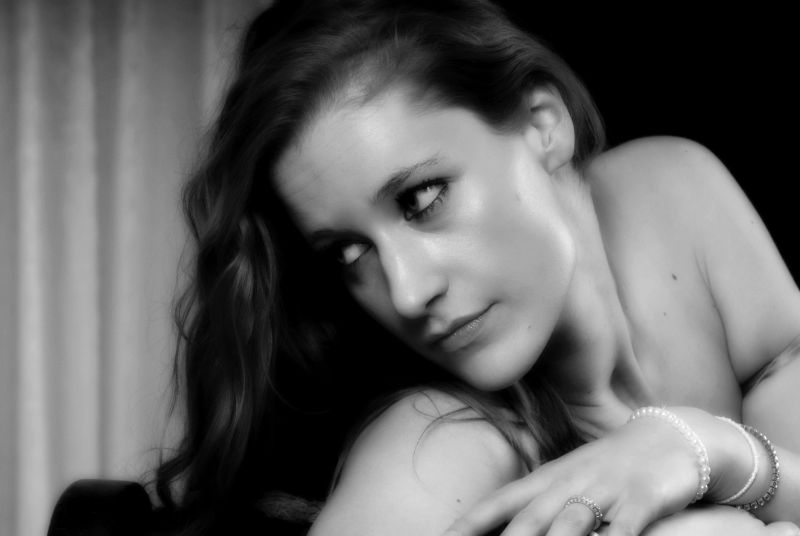 Roxy La Roux - Black and White