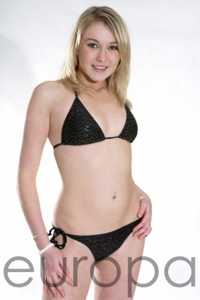 AlexisB - Alexis Buck Comp Card