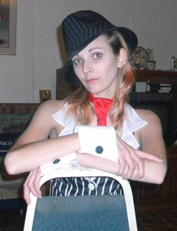 Tasha Linette - Face/Upper Body