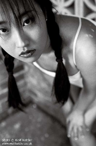Laura - June 2005 shoot with Wolf