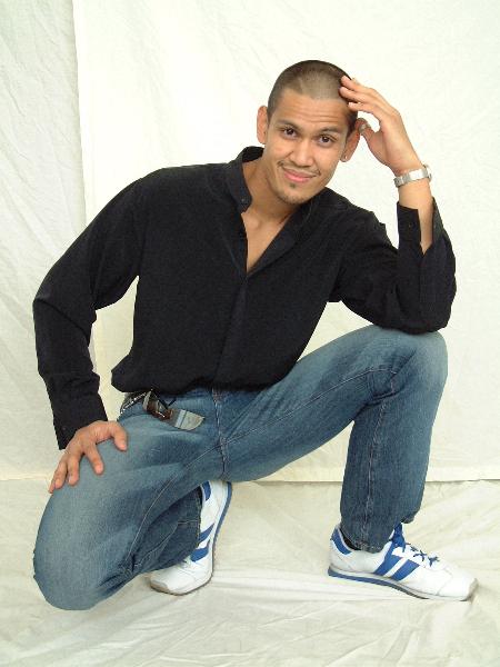 Aaron Estrada - Casual Kicks