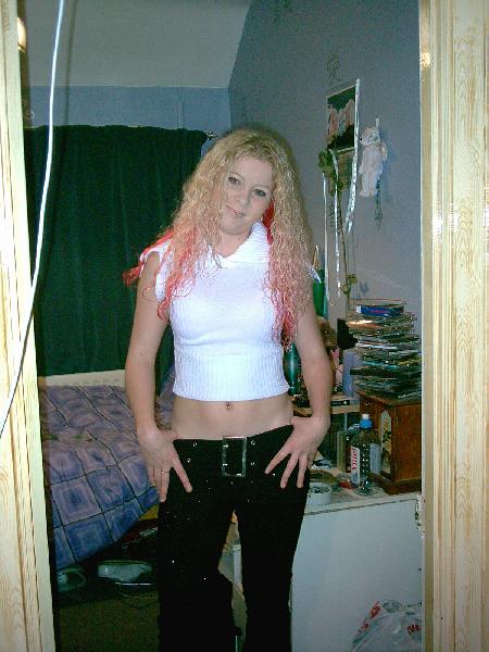 katrina maggs - me recent pic taken 14 dec 2003