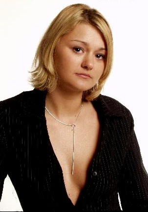 Emma - Pose 2