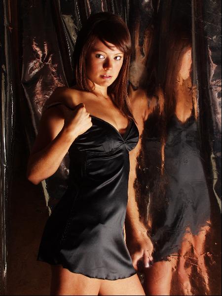 Nikki - Nikki in black