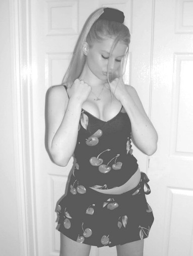 Sarah - Cherry - Black & White