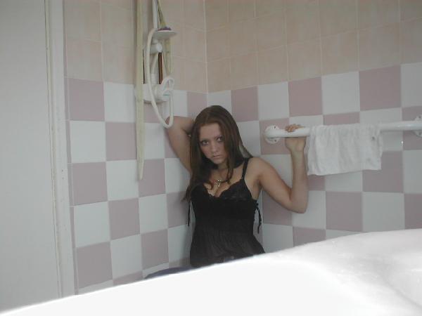 Hollie McHugh - bathroom 