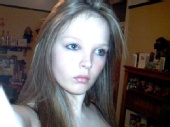 Holly - pout