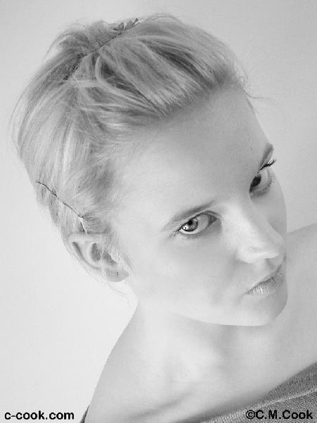 Hollyanne - Stare