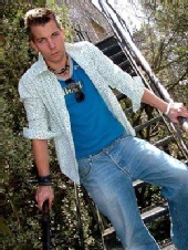 SimonW
