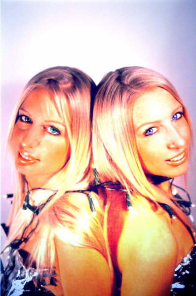 twins nicola and danielle barnett
