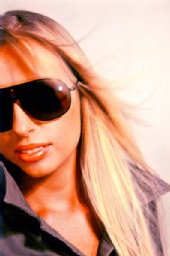 twins nicola and danielle barnett