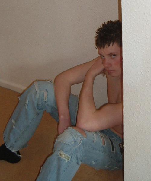 Gareth-John - peeking