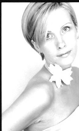 LYNNE - Head Shot