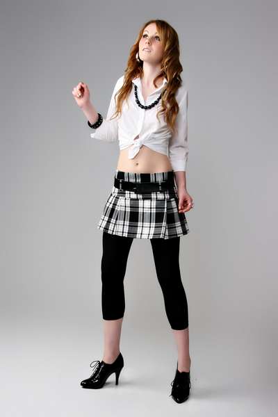 Emily Jade - Oct 2006 (Not so good but full body length)