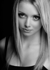 Hannah M - Headshot