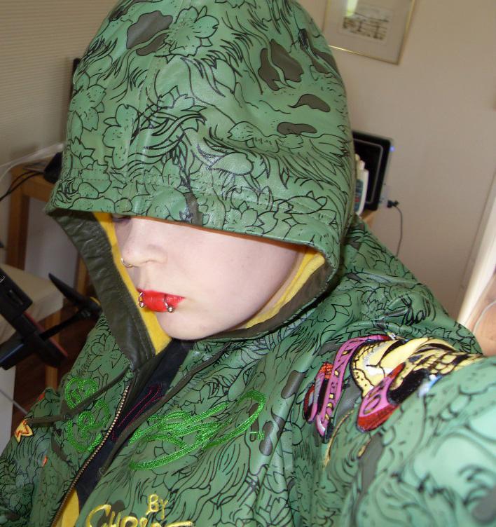 Louise Singfield - meeee in green