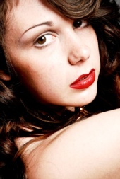 Katie White - Close up 