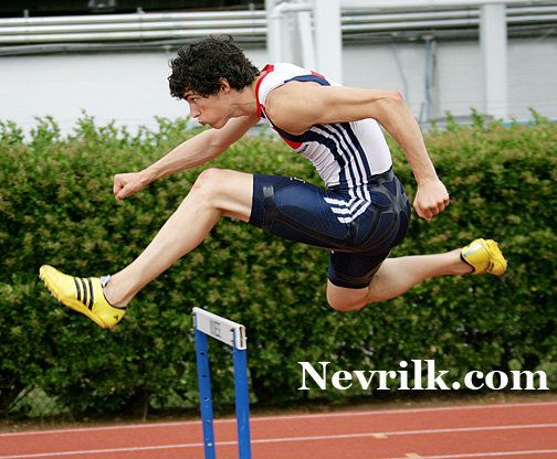 Ben - Hurdling-side