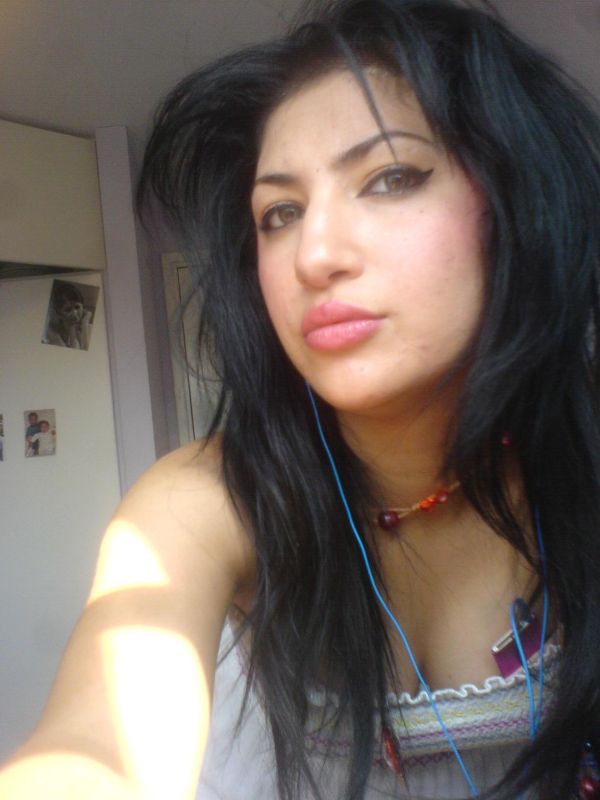 Farou7a - Me with black hair 