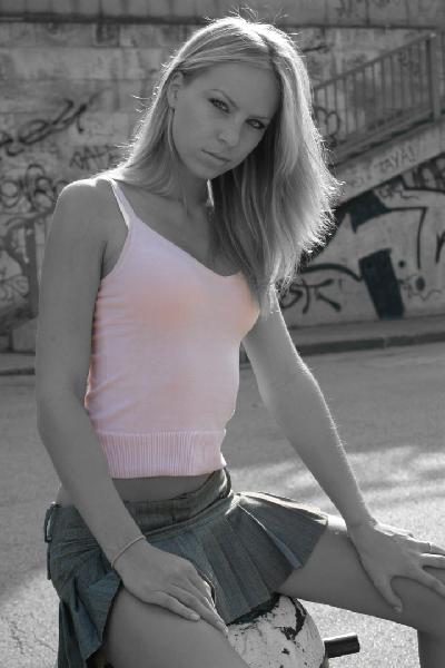 Nikita - Pretty in Pink