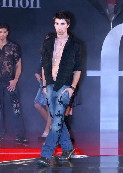 solo_model - Fashion Week Bucharest