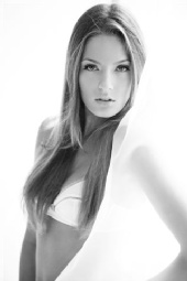 Laura U
