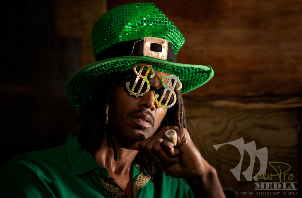 Sascha Bauml - Earl Love in his recording studio