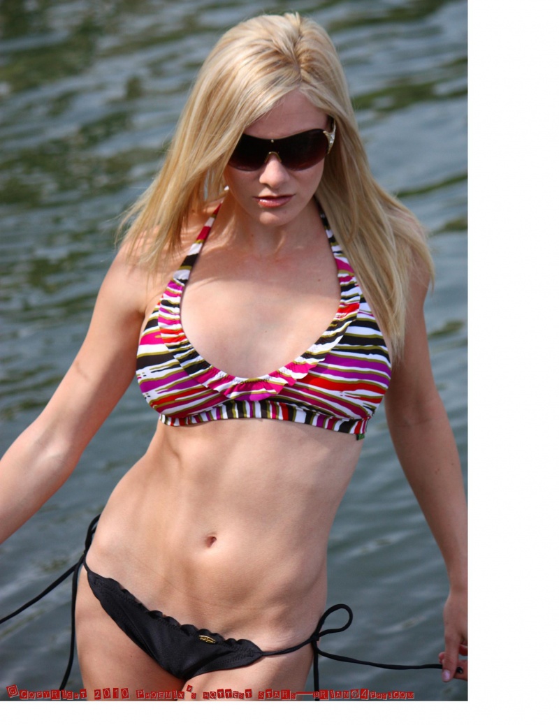 pHXiNTERNATIONALsTUDIOS