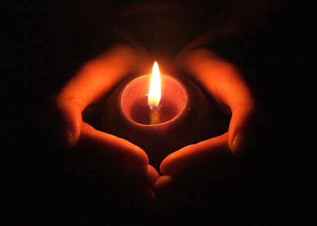 Auf - Candle in the dark