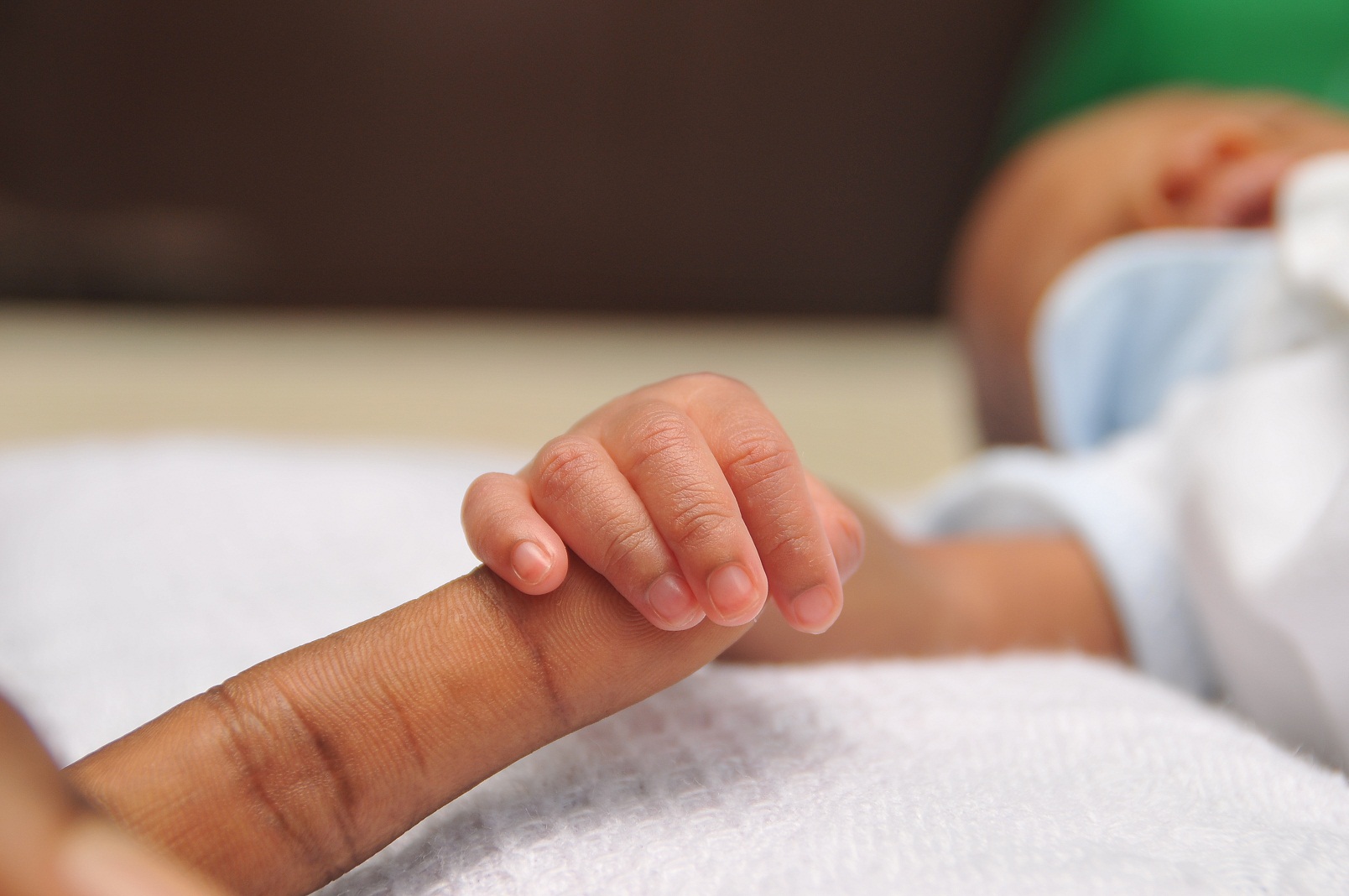 Chike - Just Hold on