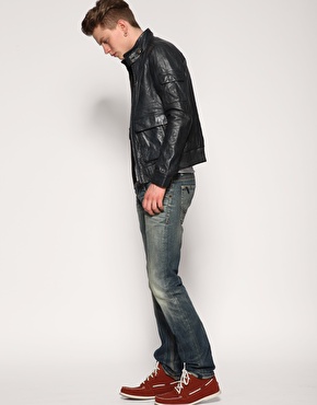 Slim Fit