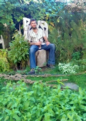 Esteban Cisnez - Chilling in my backyard.